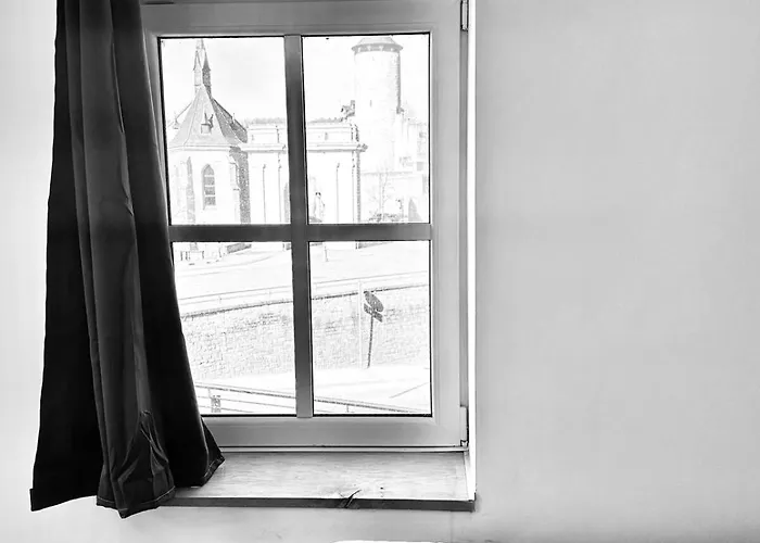 Castle View 3 Apartment *